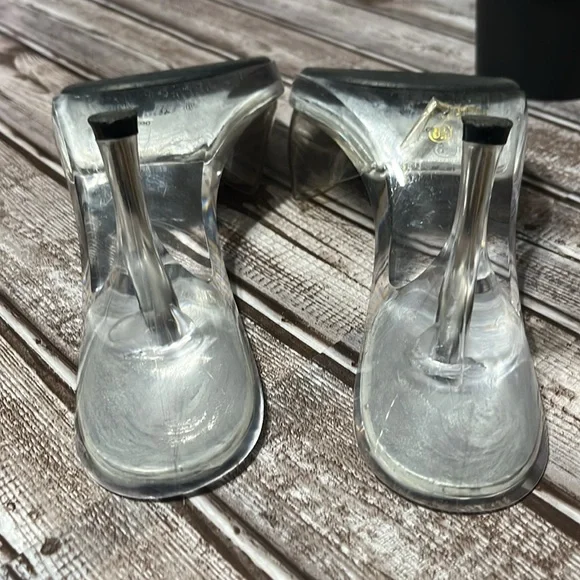 LEI Women's Clear and Silver 2 inch  Heels Size 8.5 - Picture 9 of 12